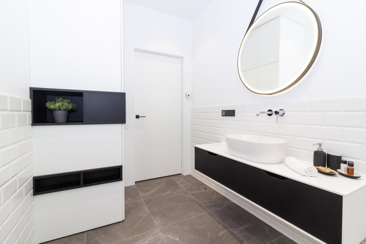 Cohost I Oldtown 60M2 Apt W-Garage Parking, Balcony & Self Check-In Wilno Zewnętrze zdjęcie